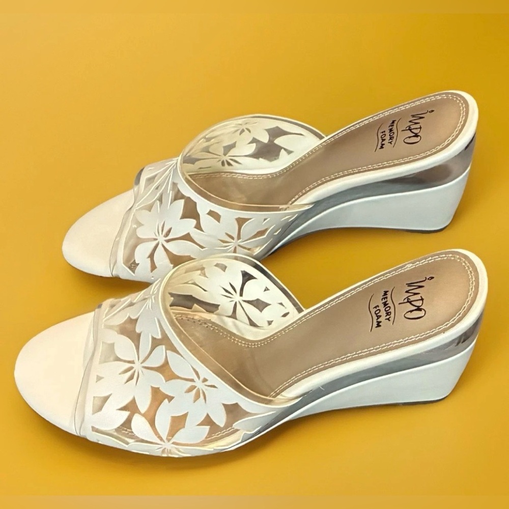 Impo Size 11 Cream White Wedge Sandals Lucite with Flowers. Mirror Accent Vedika